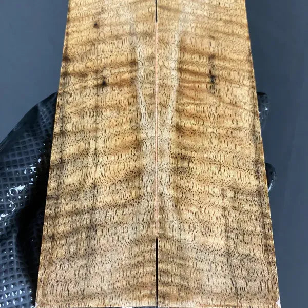 HCMS118 - 5.62 x 1.63 x .37”