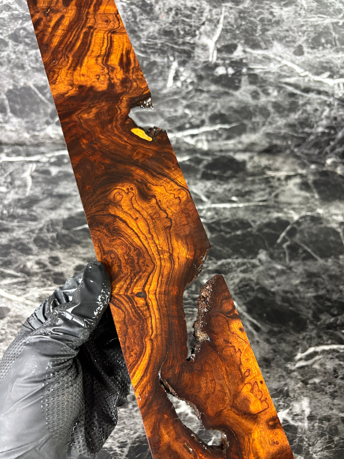 GUITAR FRET105 - 22.1 x 2.9 x .37”