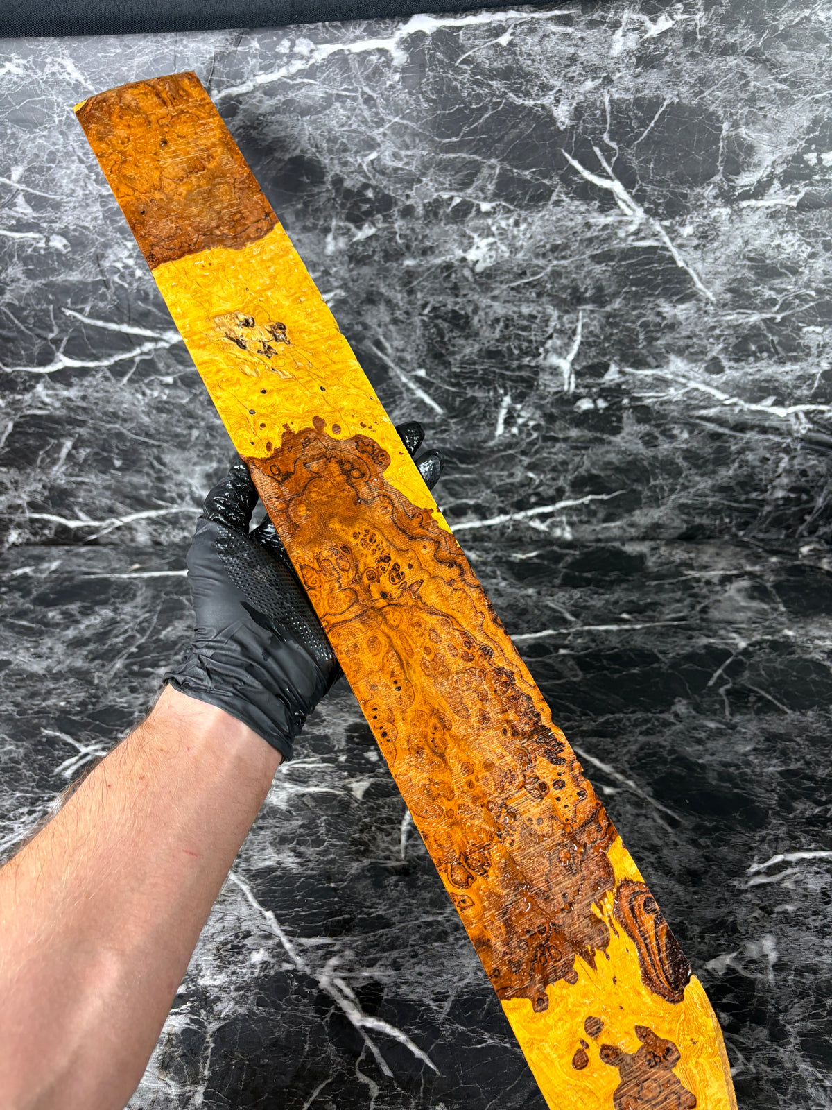 GUITAR FRET102 - 27 x 3.4 x .16”