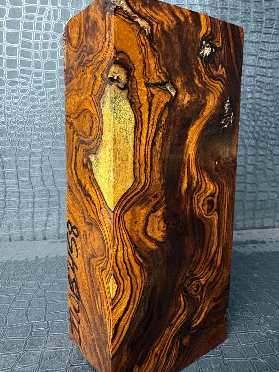 IWB458 - 7.85 x 3.5 x 2.1”