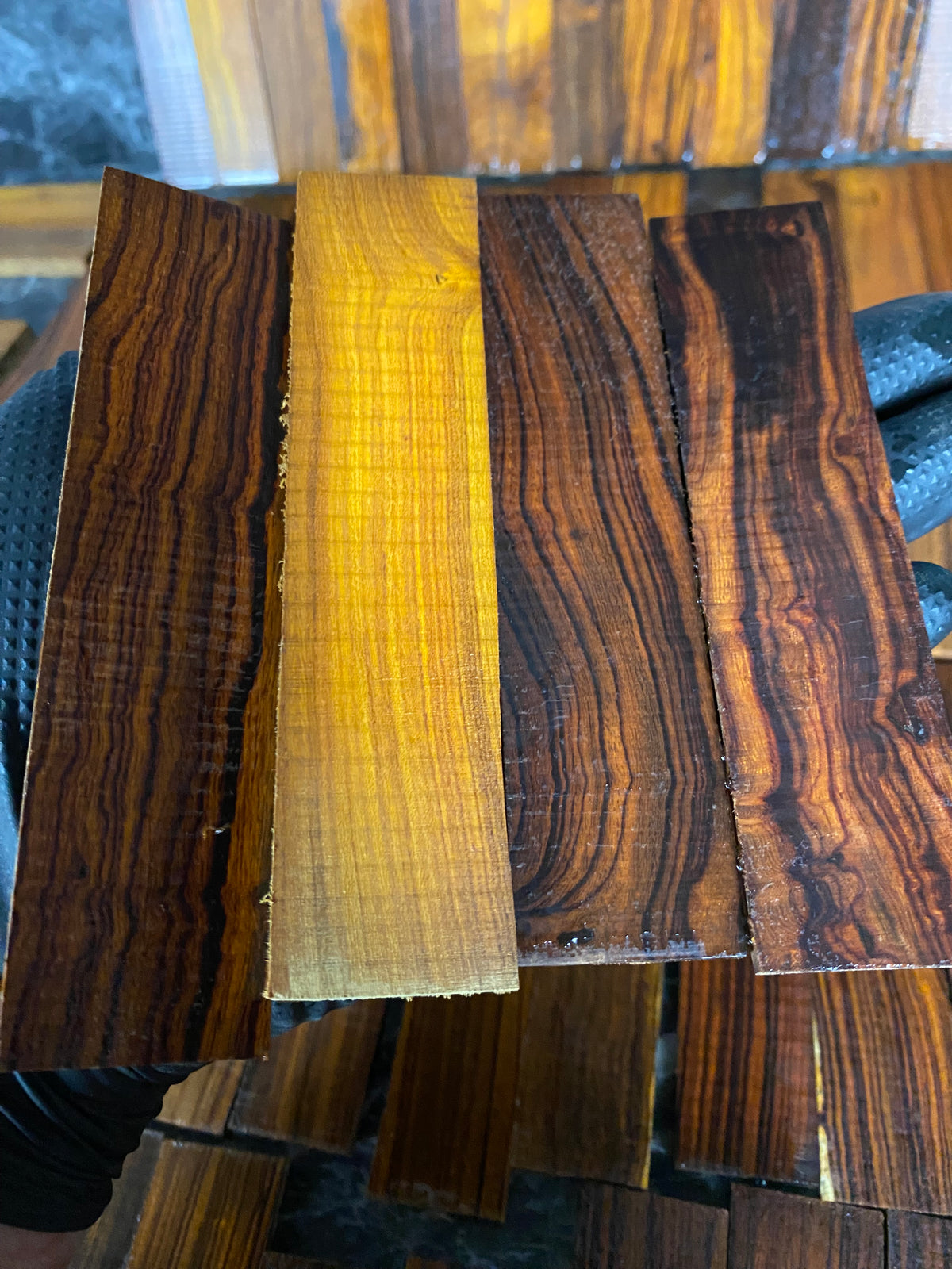 BARGAIN BOX109 - 87 scales