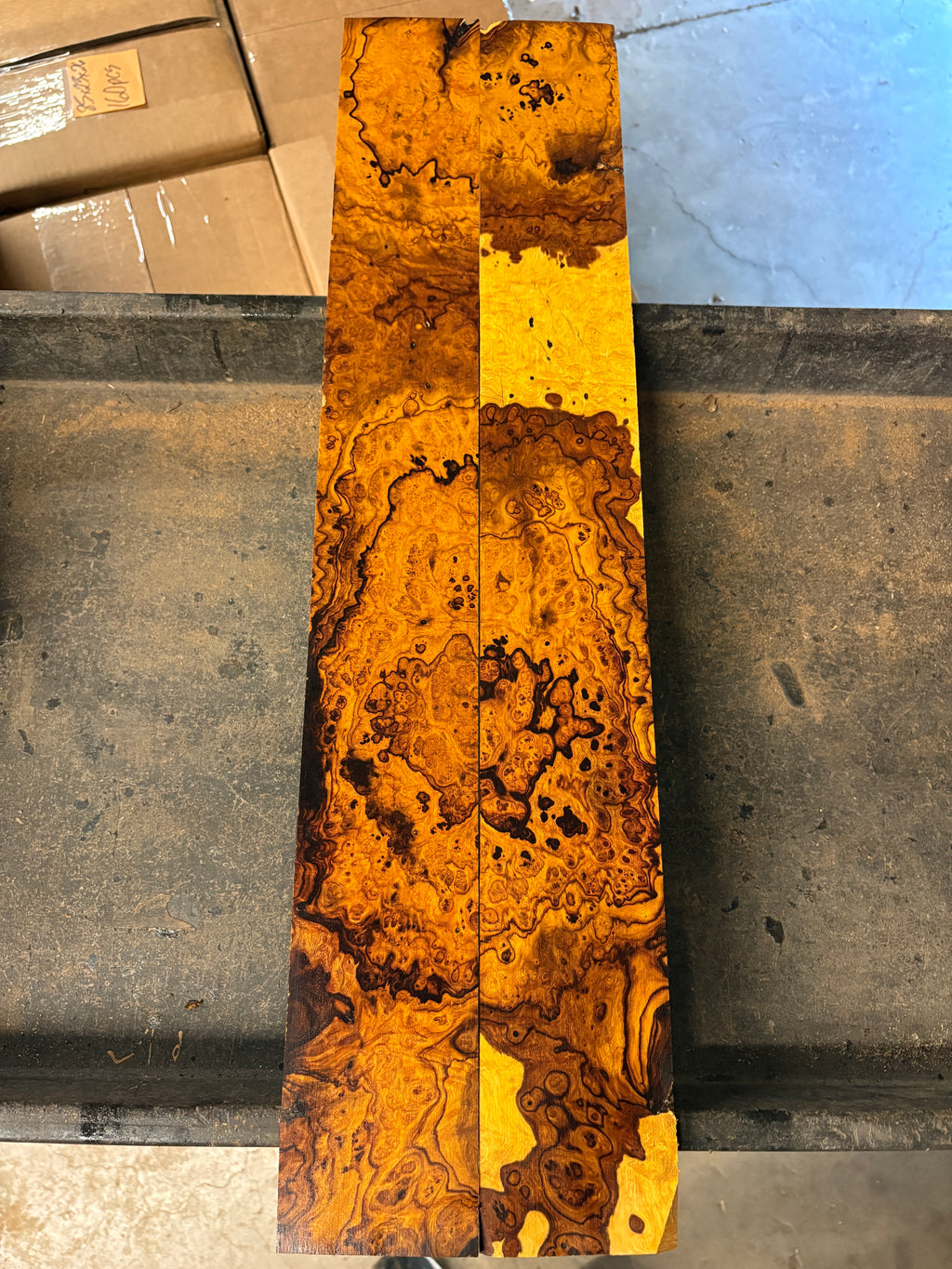 GUITAR FRET100 - 27 x 3.45 x .37”