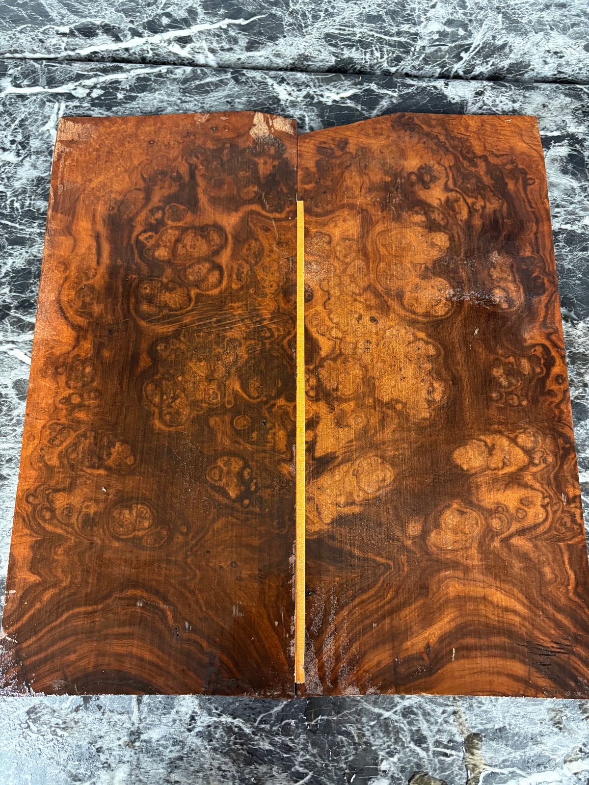 GUITAR TOP110 - 17.25 x 7.6 x .37”