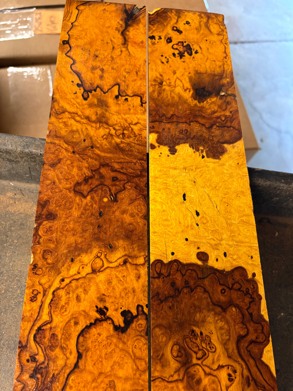 GUITAR FRET100 - 27 x 3.45 x .37”