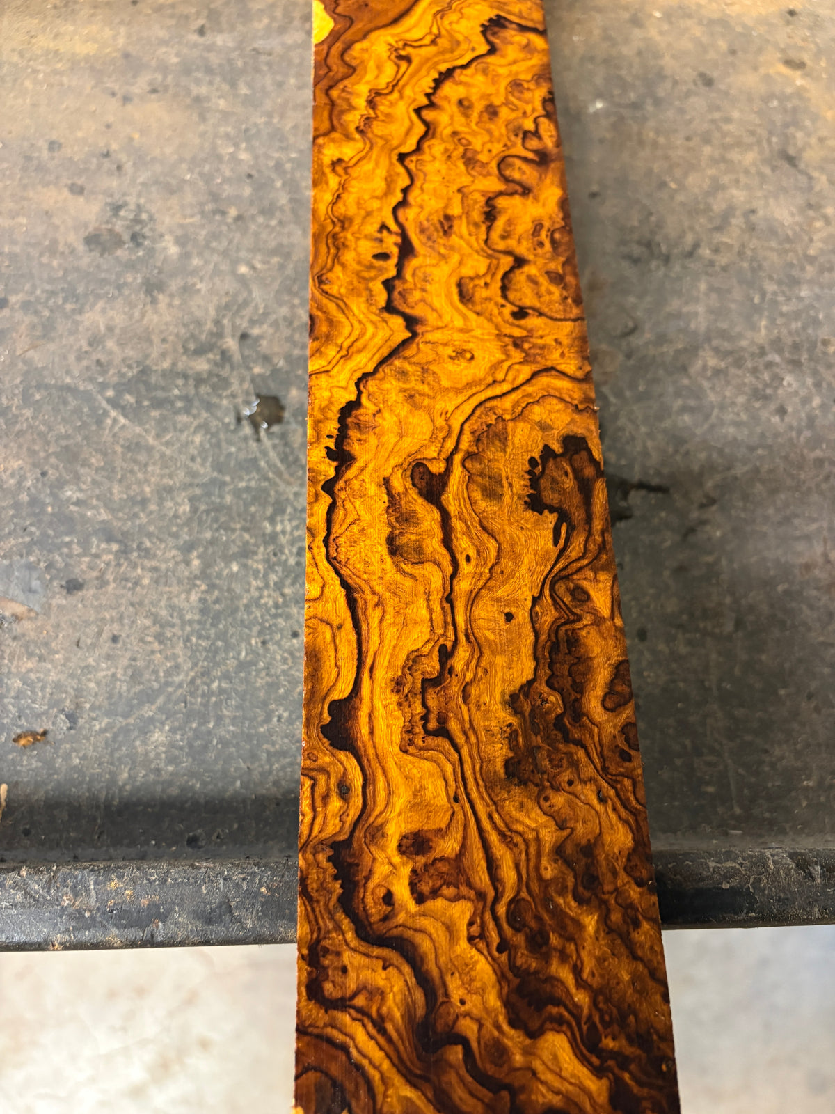 GUITAR FRET101 - 22.8 x 2.87 x .41”