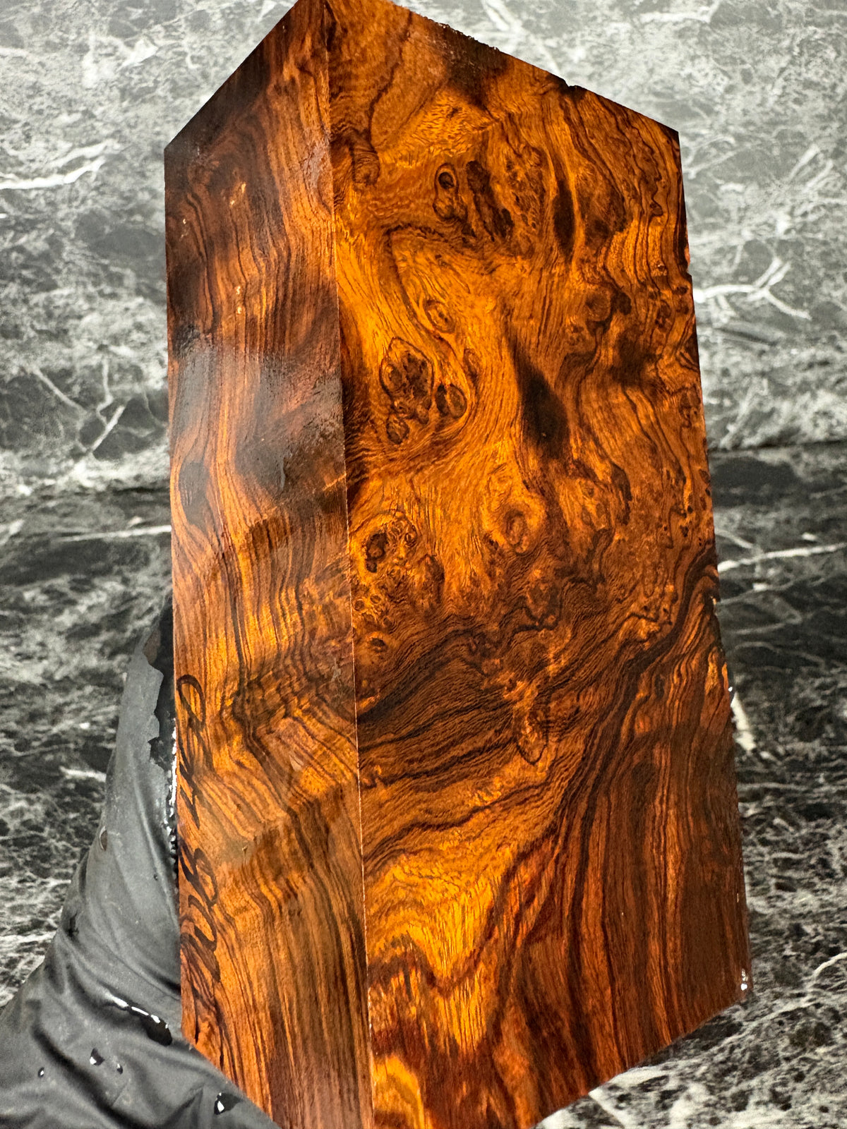 IWB450 - 6.5 x 3.3 x 2.37”