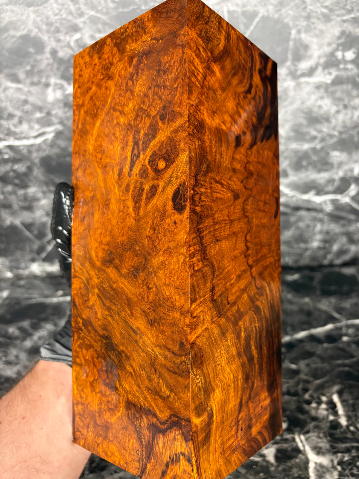 IWB481 - 10 x 3.9 x 3.9”