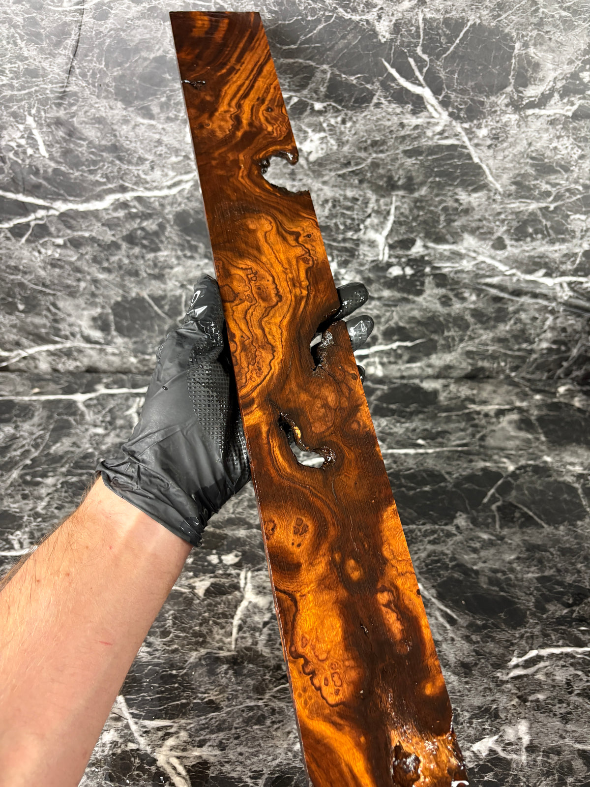 GUITAR FRET104 - 21.6 x 2.75 x .37”
