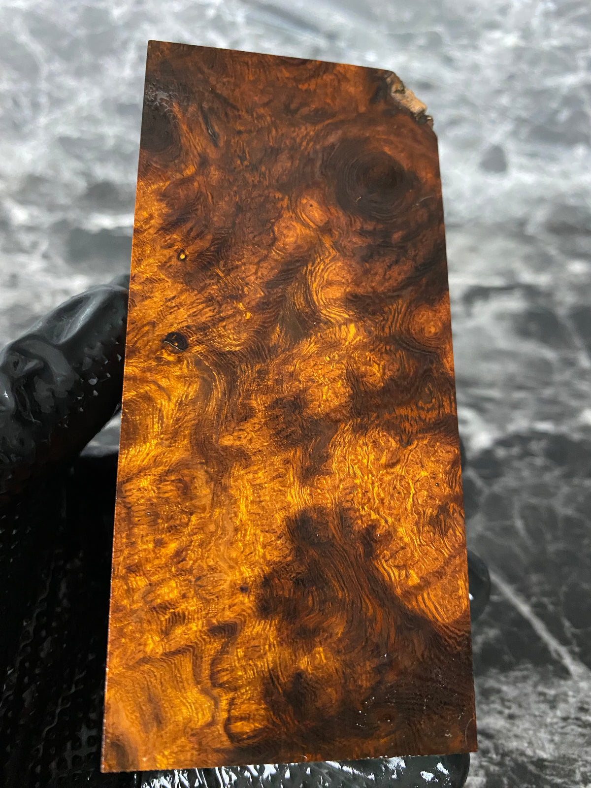 GEM118 - 4.5 x 2 x 1.21”