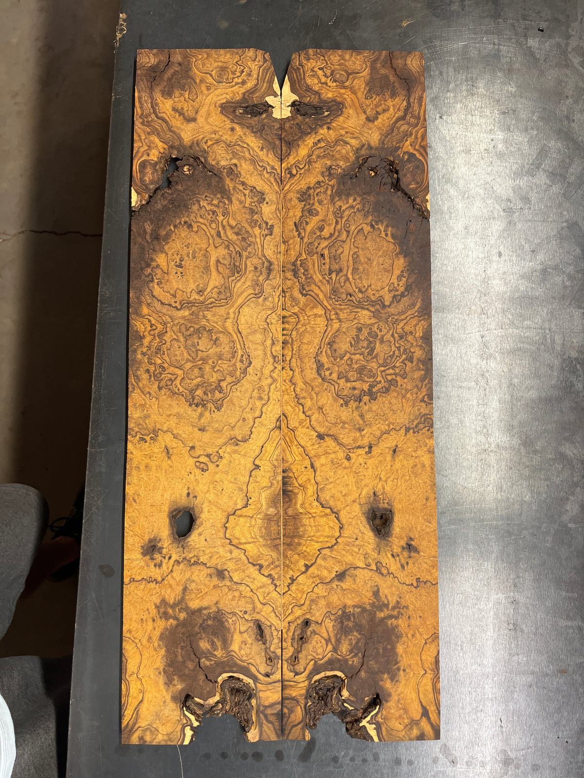 GUITAR TOP109 - 27 x 5.95 x .42”