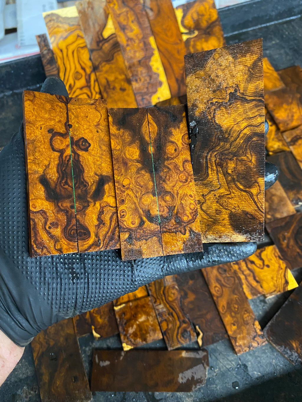 BARGAIN BOX105 - 55 scales
