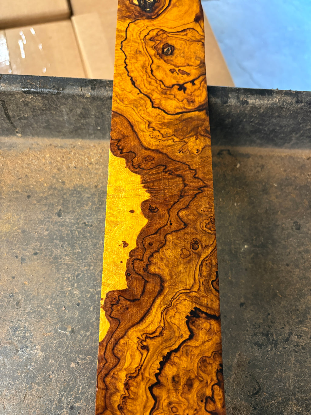 GUITAR FRET101 - 22.8 x 2.87 x .41”