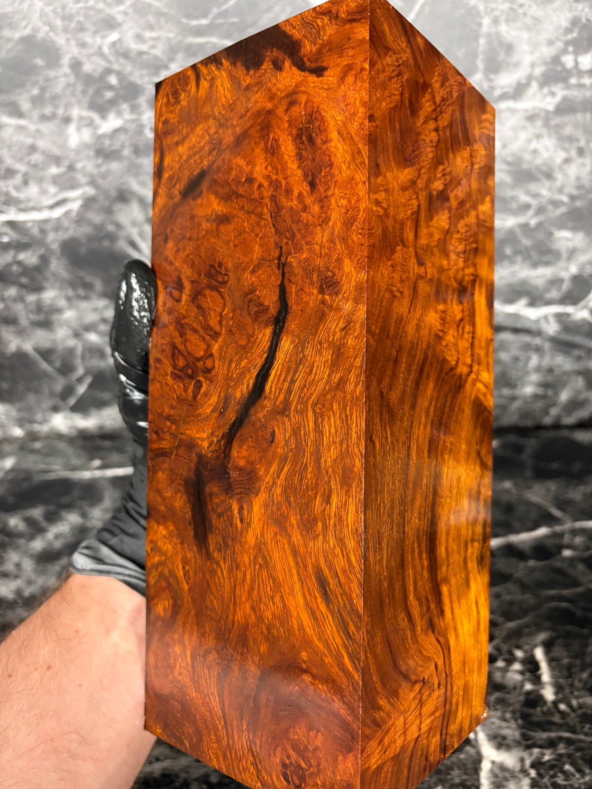 IWB481 - 10 x 3.9 x 3.9”