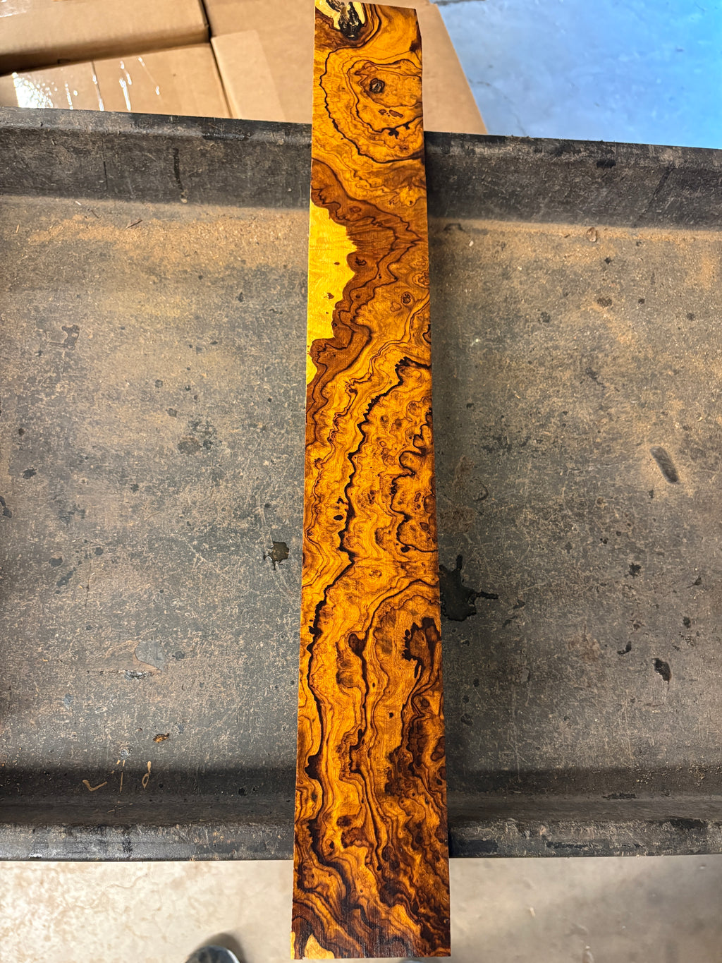 GUITAR FRET101 - 22.8 x 2.87 x .41”