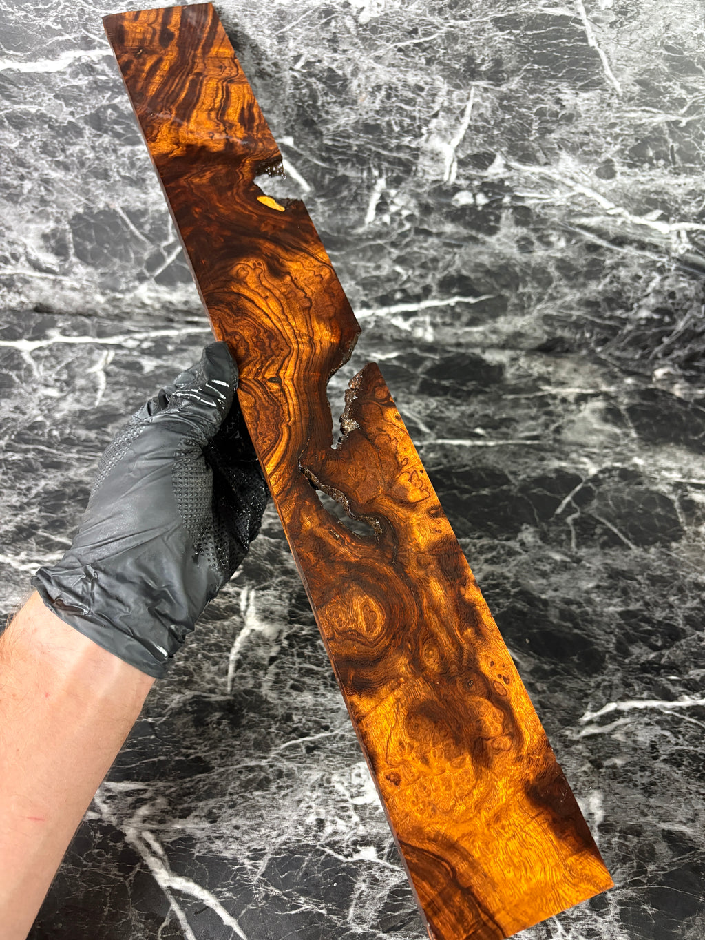 GUITAR FRET105 - 22.1 x 2.9 x .37”