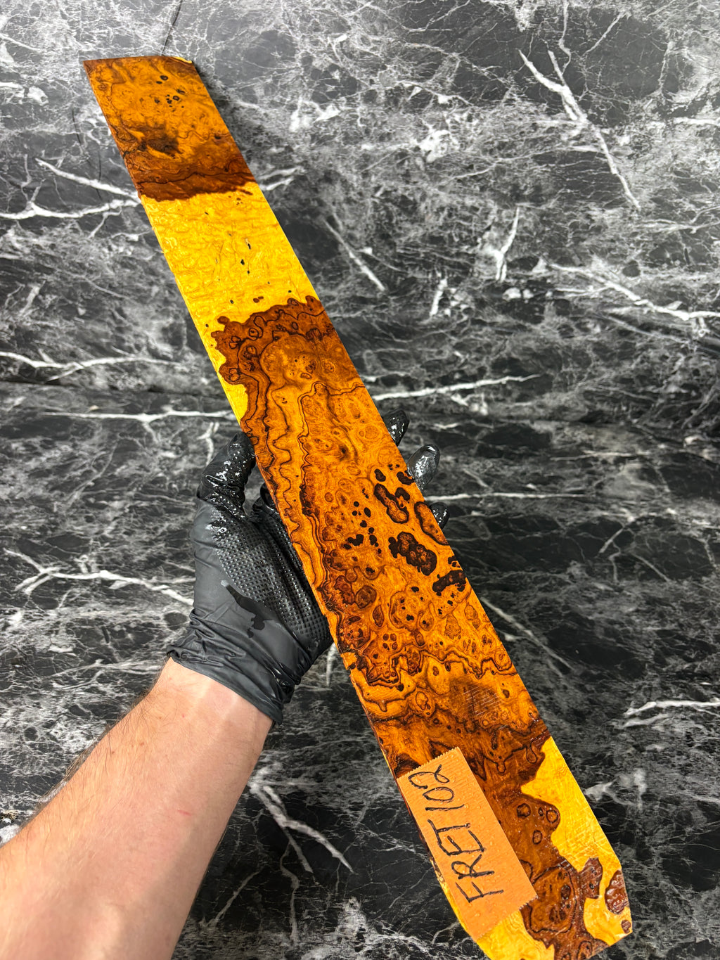 GUITAR FRET102 - 27 x 3.4 x .16”