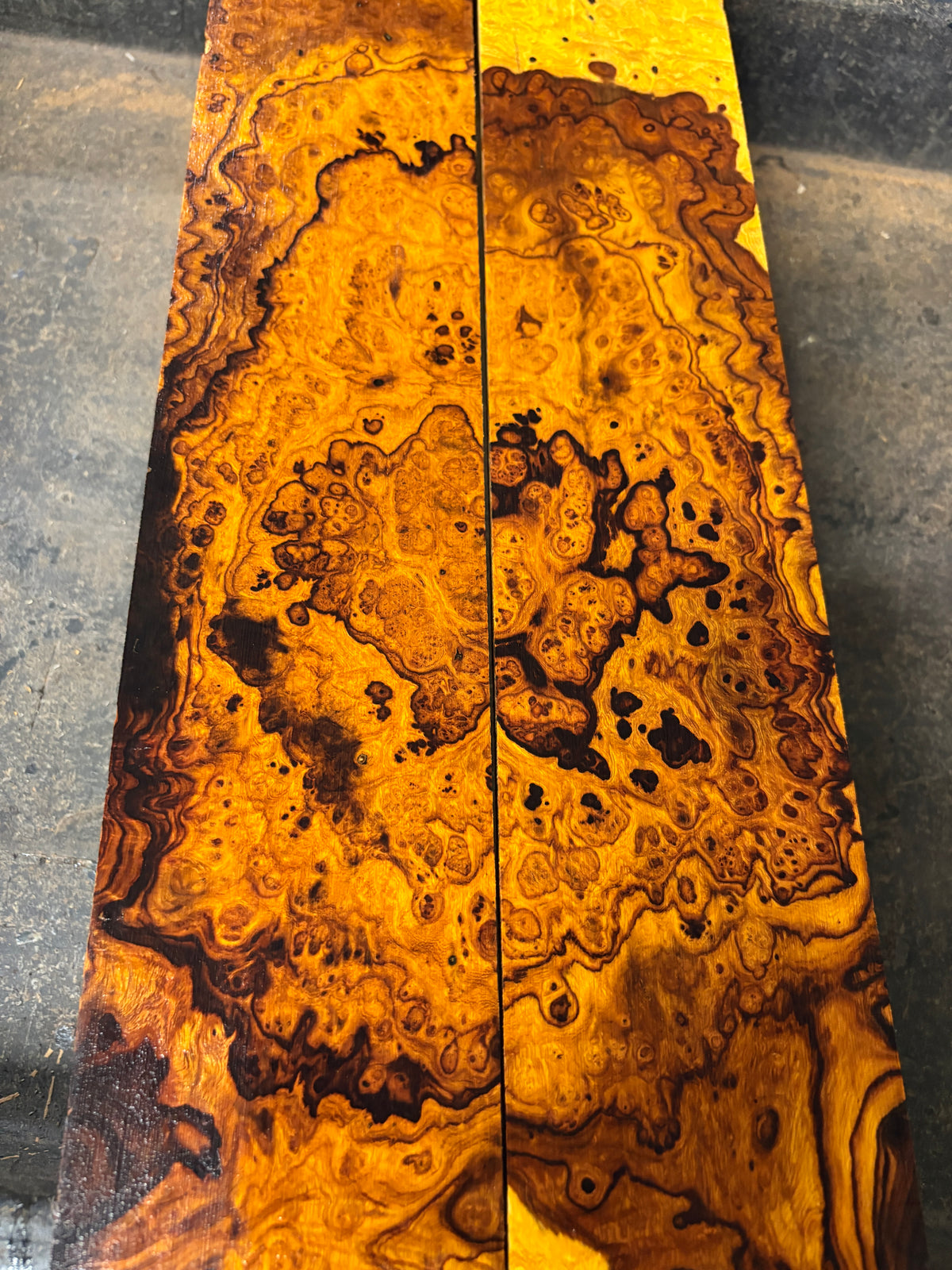 GUITAR FRET100 - 27 x 3.45 x .37”