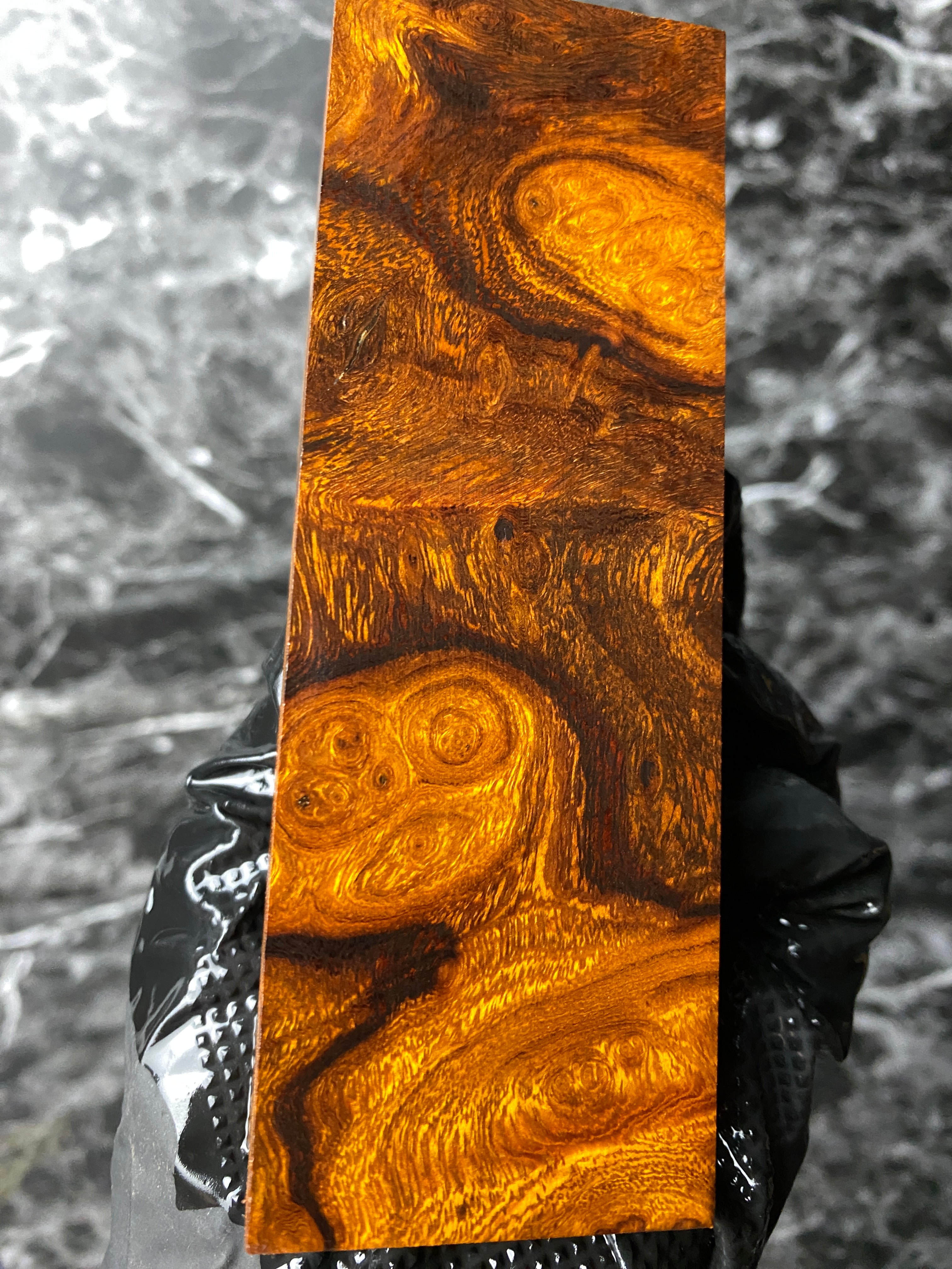 IWB121 - 5.57 x 1.9 x 1.12”