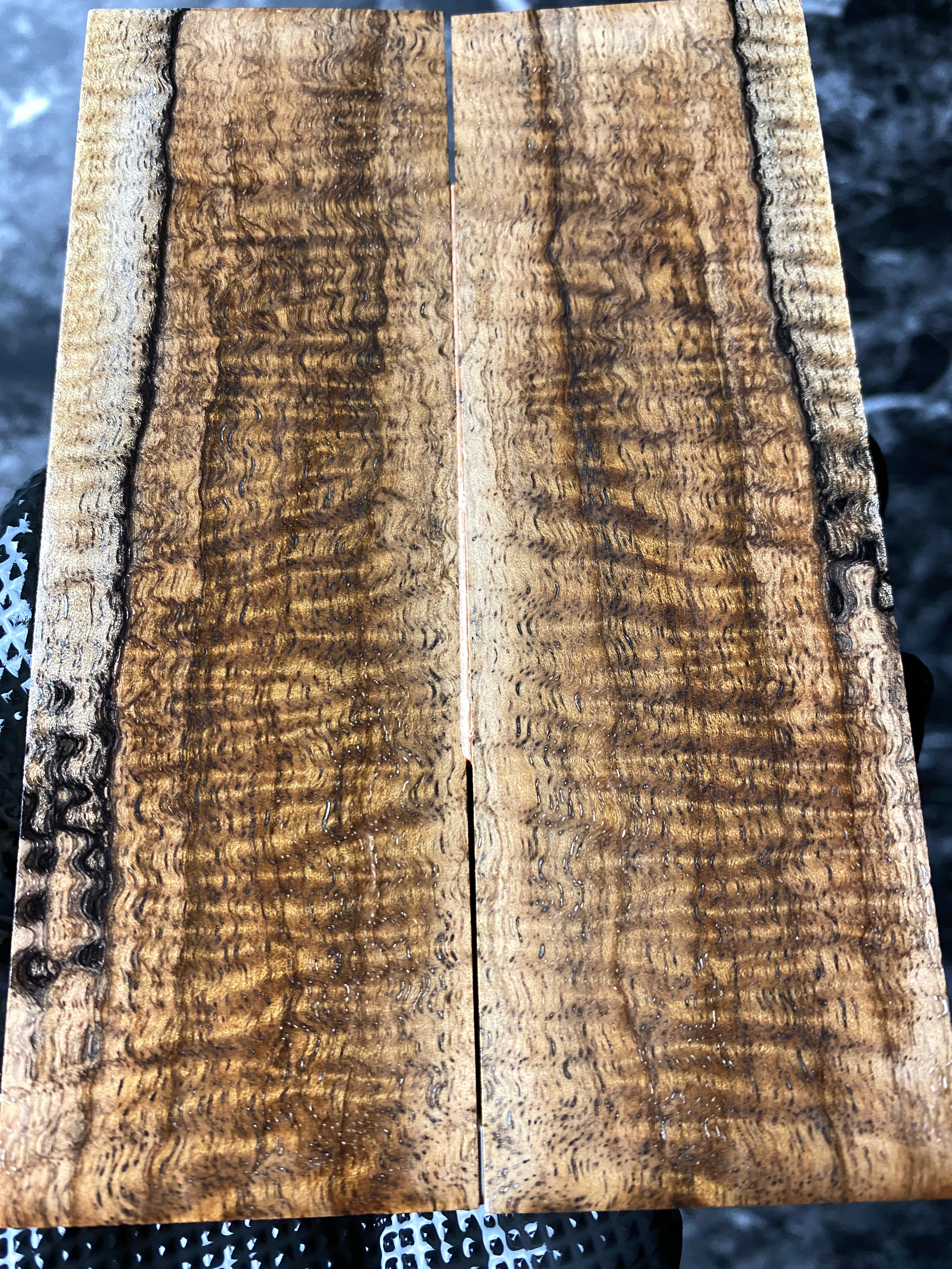 HCMS138 - 5.9 x 1.9 x .42”