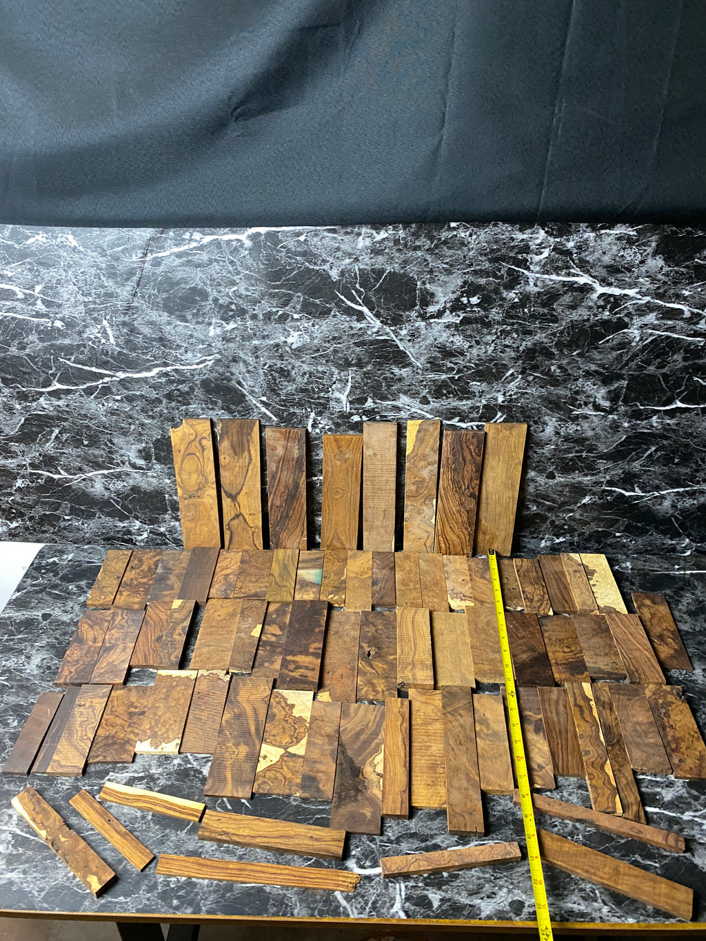 BARGAIN BOX104 - 74 scales