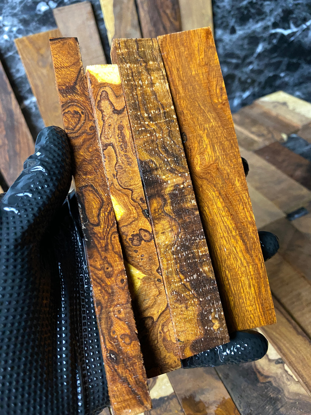 BARGAIN BOX104 - 74 scales