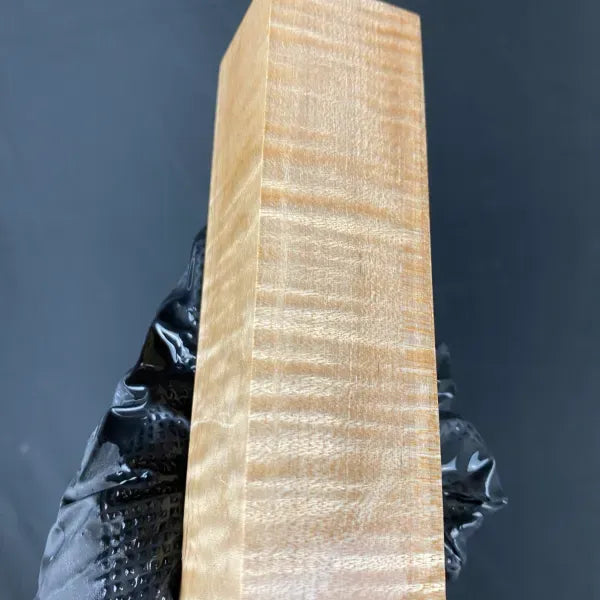 CMAB114 - 5.27 x 1.52 x 1.48”