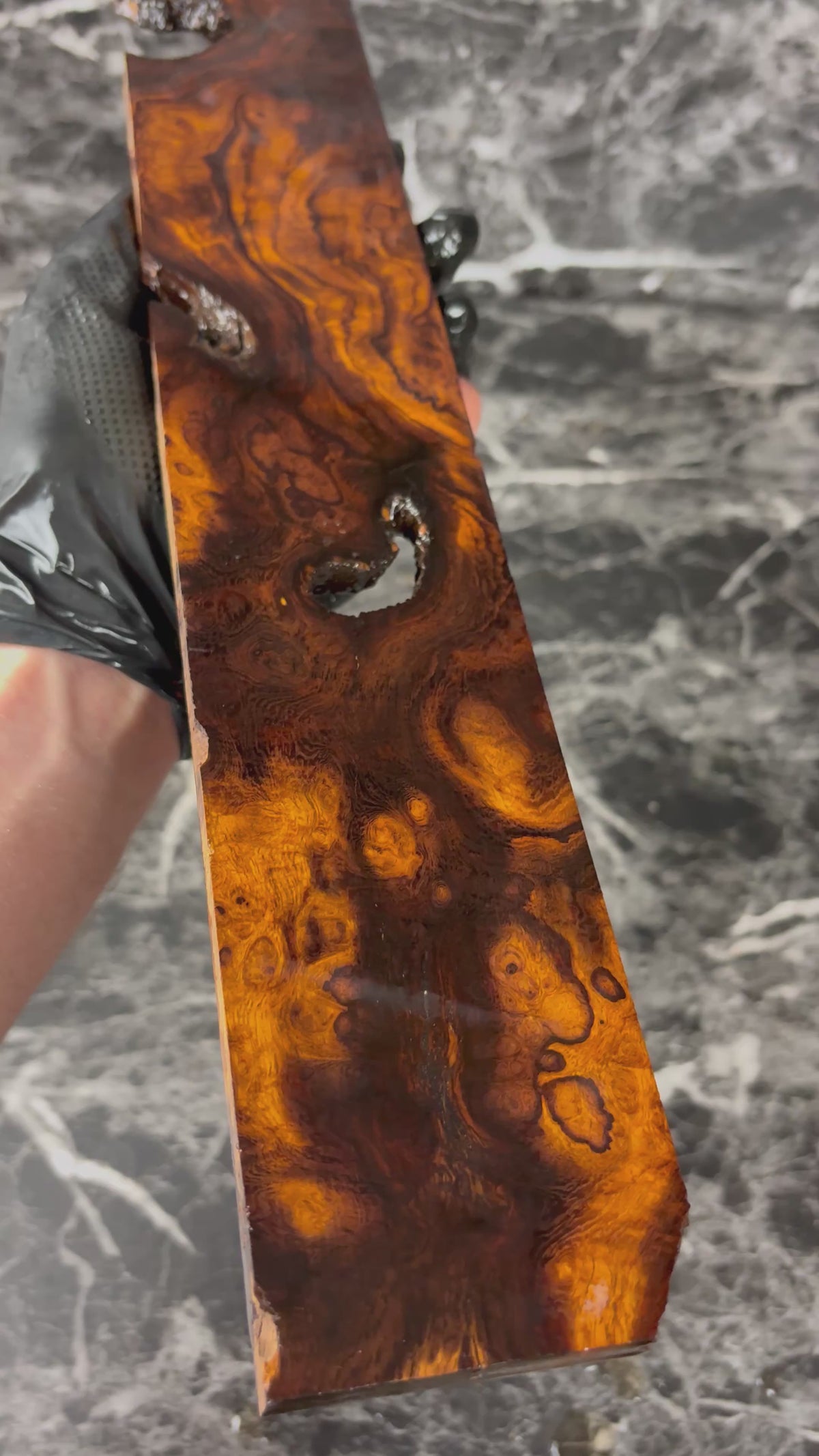 GUITAR FRET104 - 21.6 x 2.75 x .37”